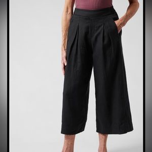 NWT Athleta Playa linen crops